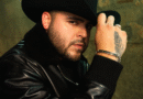 Gerardo Ortiz enciende la pasión con su tema romántico “Échame el grito’» 