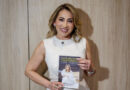 Yasmin Peña deslumbra en la presentación de su primer libro “La Fuerza de tus Promesas” en Miami, acompañada por Marjorie De Sousa, Michelle Galván y Carlos Adyan