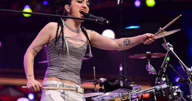 Emily Estefan brilló en el escenario principal del 50º aniversario del Carnaval de Las Palmas en Gran Canaria