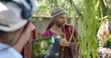 Arap Bethke sorprende interpretando al Apóstol Pedro en “La Última Semana de Jesús”
