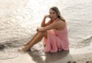 Cómo reinterpretar el resort wear: de un look fresco de día a una elegancia sutil de noche