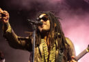 Lenny Kravitz conquista Starlite Occident y se suma al propósito de la Fundación Starlite firmando su retrato para la Gran Gala Benéfica