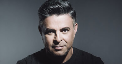 Luis Enrique recibe tres nominaciones al Latin GRAMMY® 2026 y reafirma su legado como una de las grandes voces de la salsa