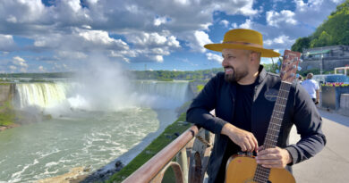 Michel Puche regresa con “TU AROMA” su nuevo tema rodado en las Cataratas del Niagara